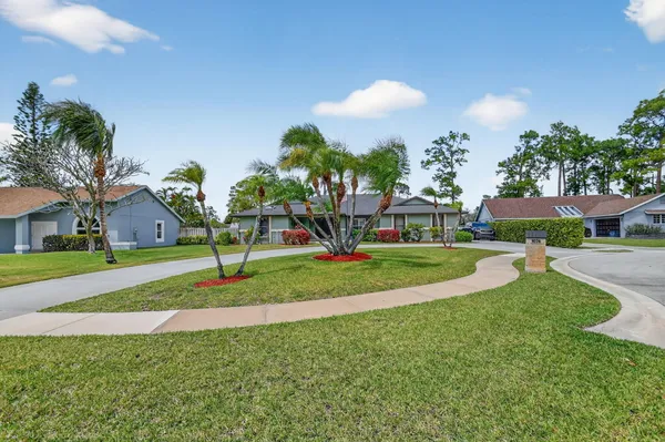 $778,500 | 1074 Northumberland Court, Wellington, FL 33414