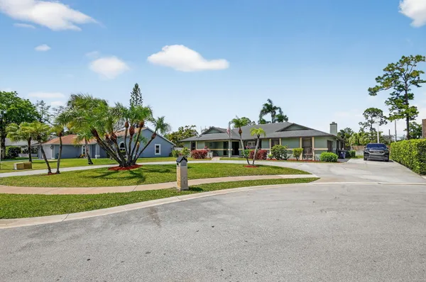 $778,500 | 1074 Northumberland Court, Wellington, FL 33414