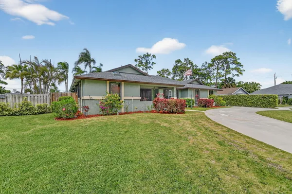 $778,500 | 1074 Northumberland Court, Wellington, FL 33414