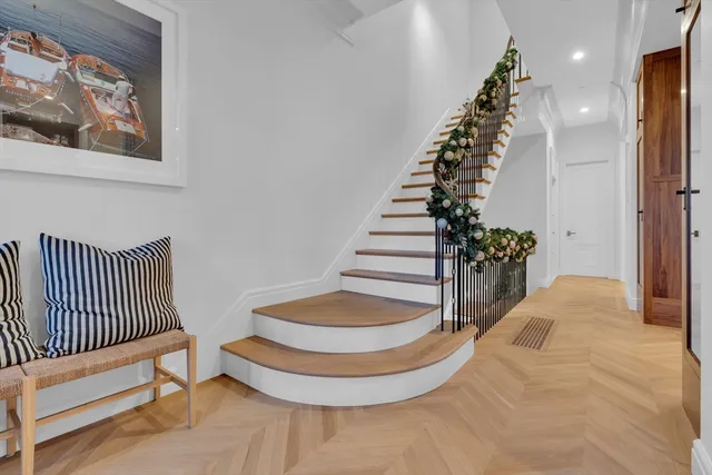 a view of entryway with a front door