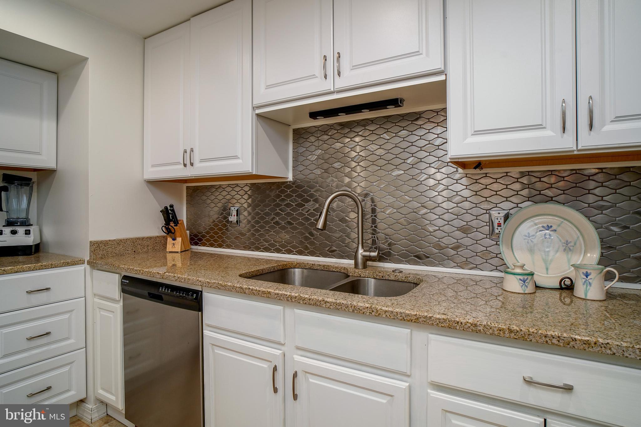 8055 Stratman Road Baltimore, MD 21222 - Photo 14 of 27 Kitchen (alt view)