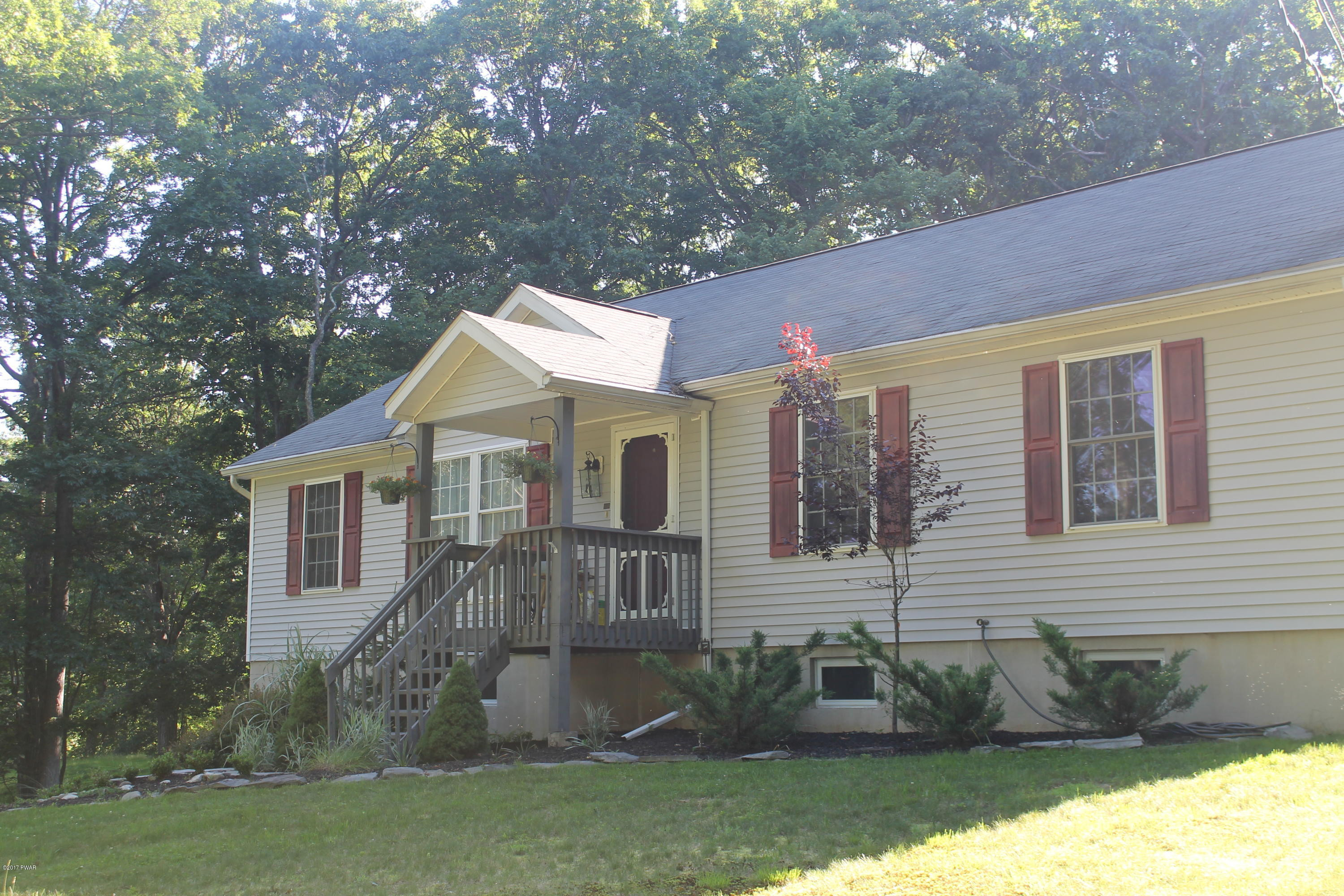 130 West Lilac Road Milford, PA 18337 - Photo 2 of 42 Side yard
