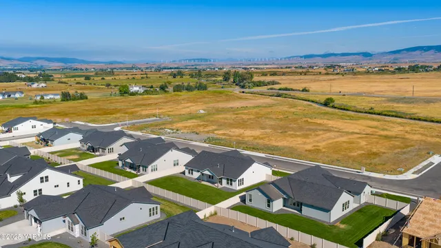 $679,900 | 204 Ian Avenue East, Ellensburg, WA 98926