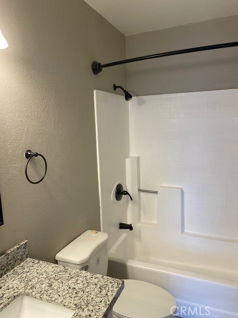 440 West 5th Street, Unit 305 Long Beach, CA 90802 - Photo 4 of 20 a bathroom with a toilet and a shower