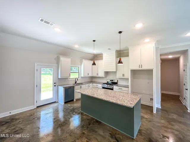 $285,900 | 968 Riverside Lane, Pearl, MS 39208