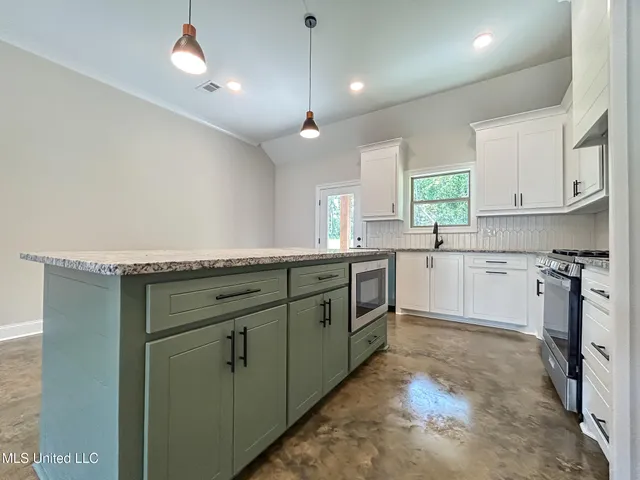 $285,900 | 968 Riverside Lane, Pearl, MS 39208