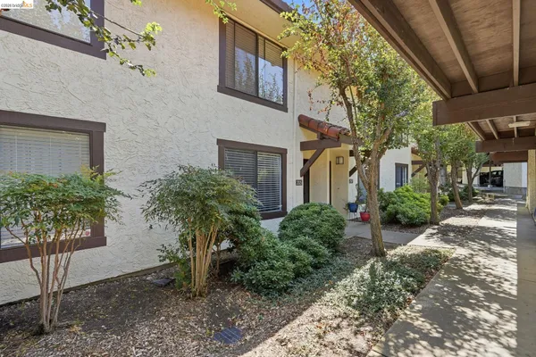 $369,000 | 205 Del Valle Circle, El Sobrante, CA 94803