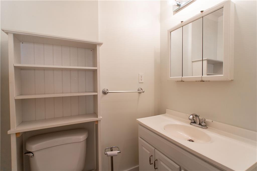 6433 Landview Road Pittsburgh, PA 15217 - Photo 12 of 41 Gallery Image 12