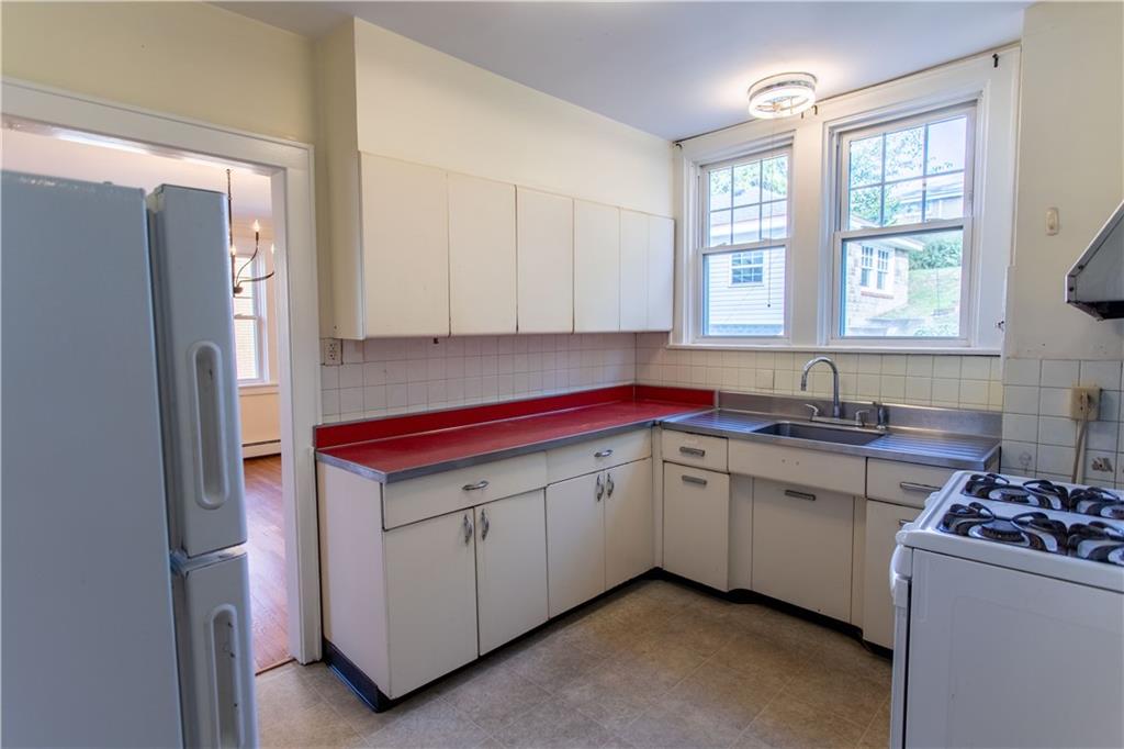 6433 Landview Road Pittsburgh, PA 15217 - Photo 7 of 41 Gallery Image 7