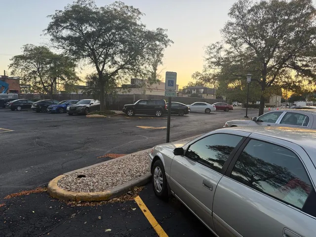 $119,900 | 1043 South York Road, Unit 411, Bensenville, IL 60106