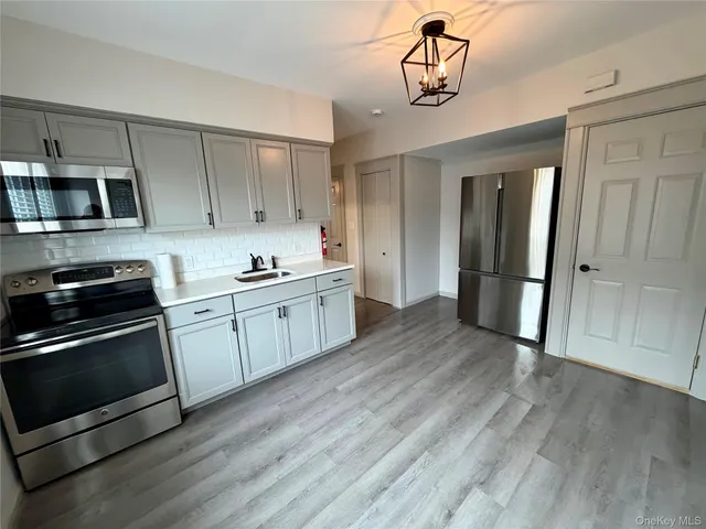 $1,950 | 11 Franklin Street, Unit 1E, Poughkeepsie, NY 12601