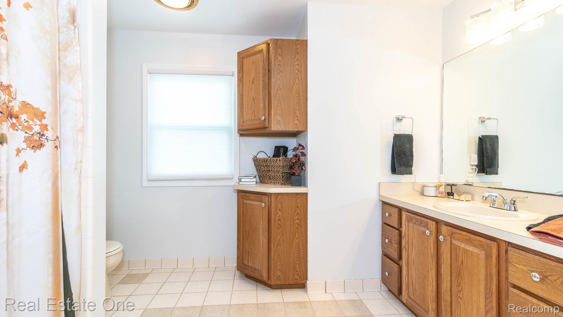 8507 Ranch Estates Road Clarkston, MI 48348 - Photo 17 of 32 073_9.jpg