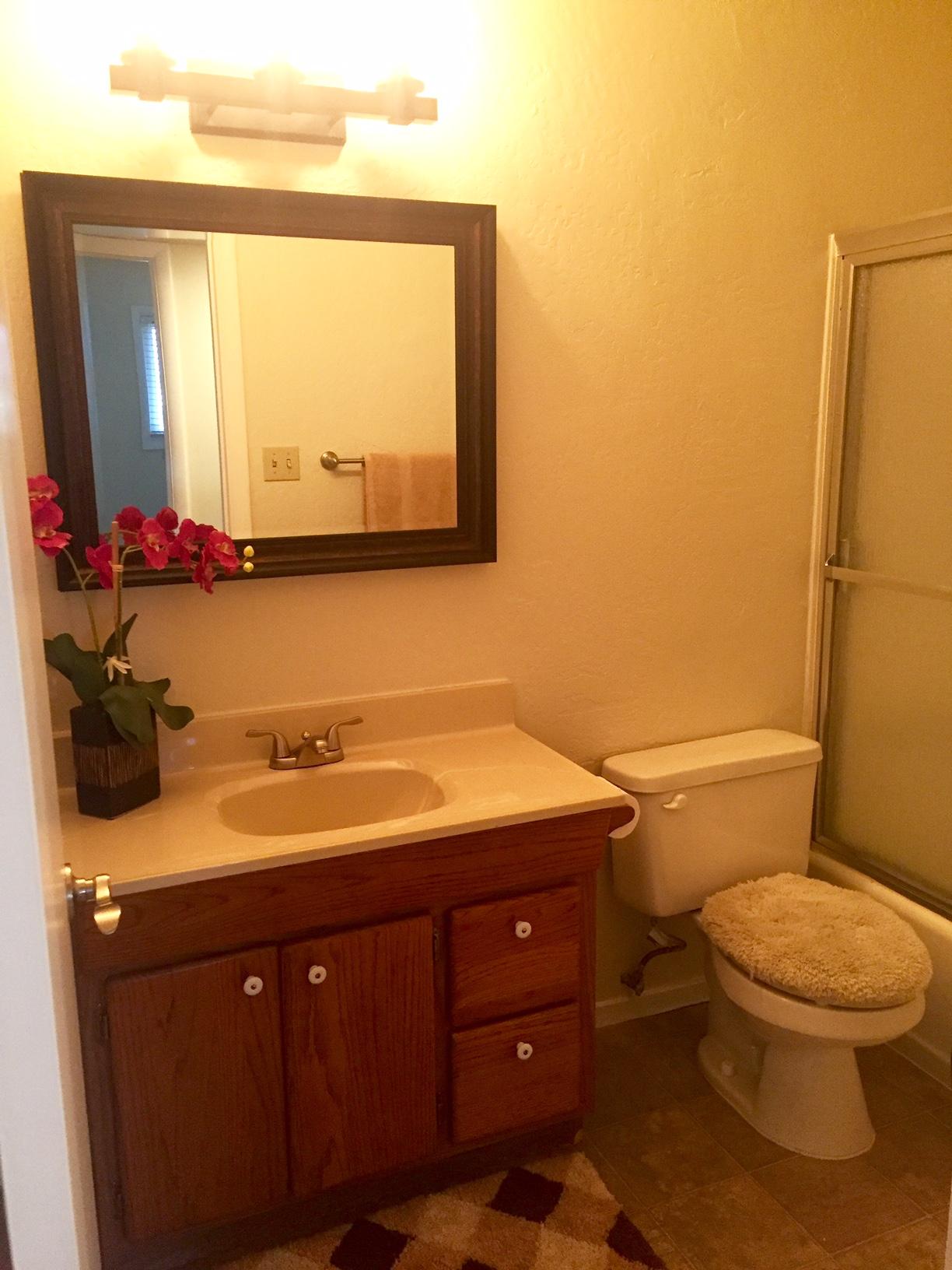 3400 Bardick Road Anderson, CA 96007 - Photo 5 of 8 Guest Bath