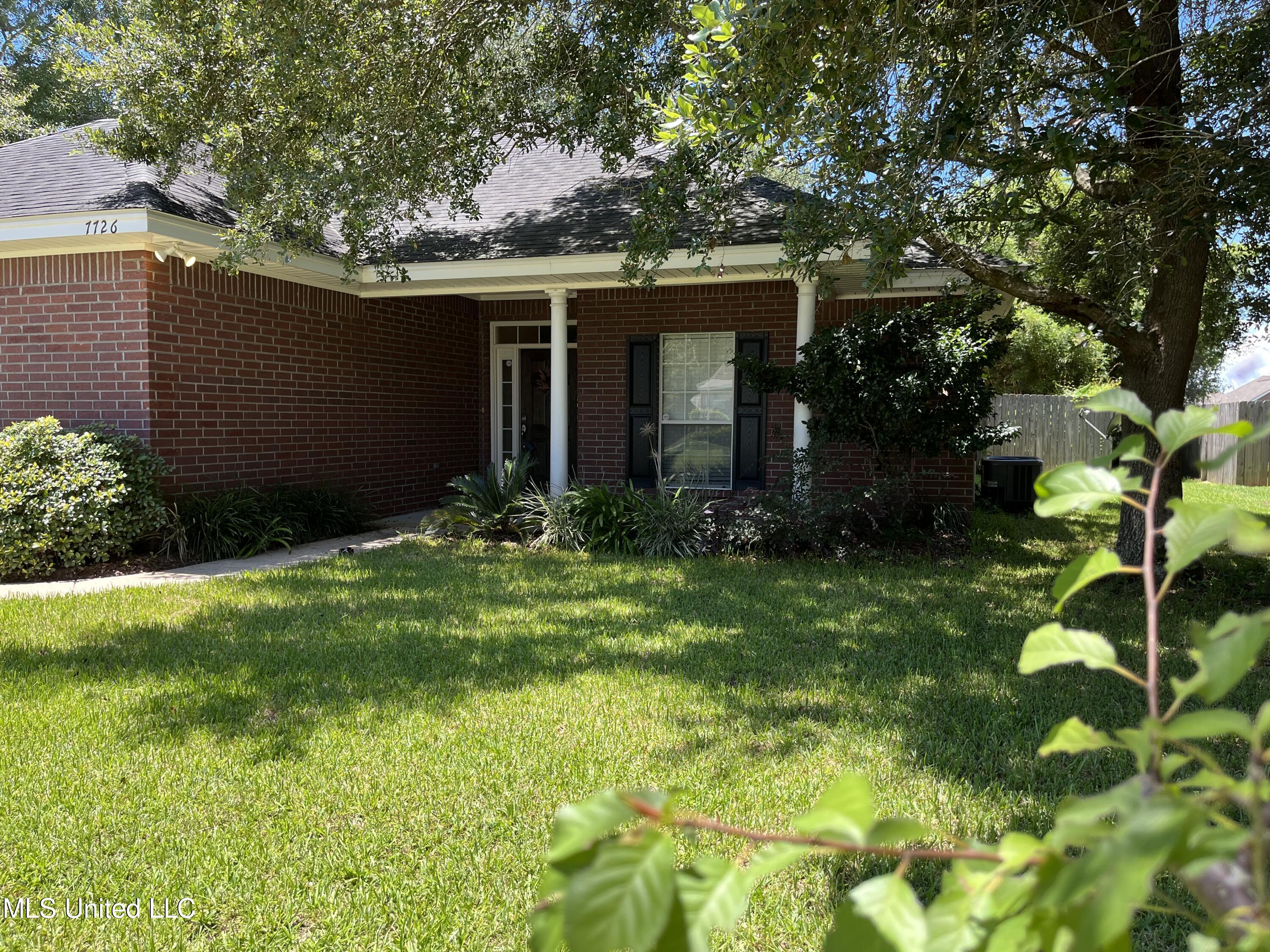 7726 Falcon Circle West Ocean Springs, MS 39564 - Photo 3 of 46 IMG_1793