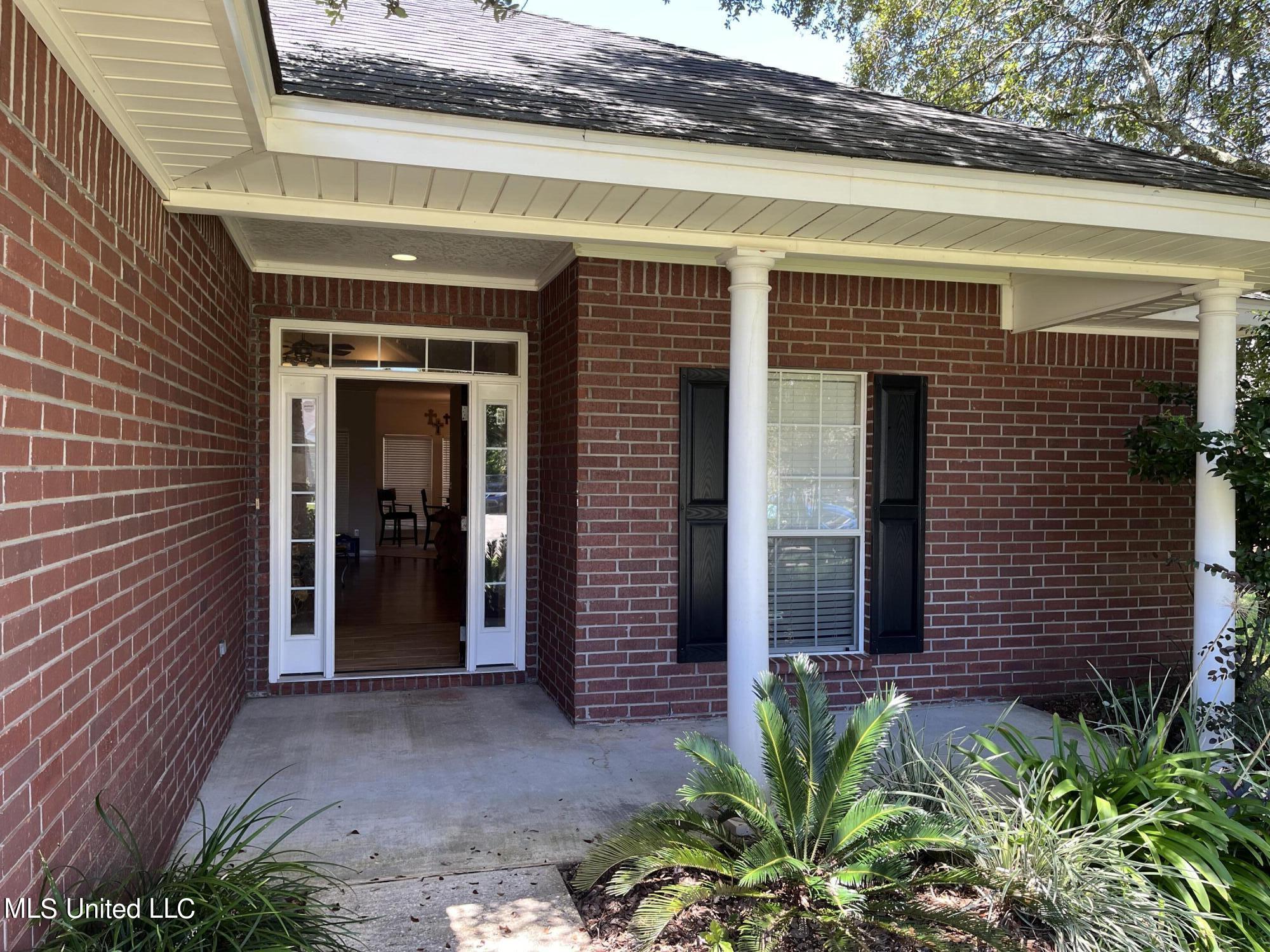 7726 Falcon Circle West Ocean Springs, MS 39564 - Photo 4 of 46 IMG_1710