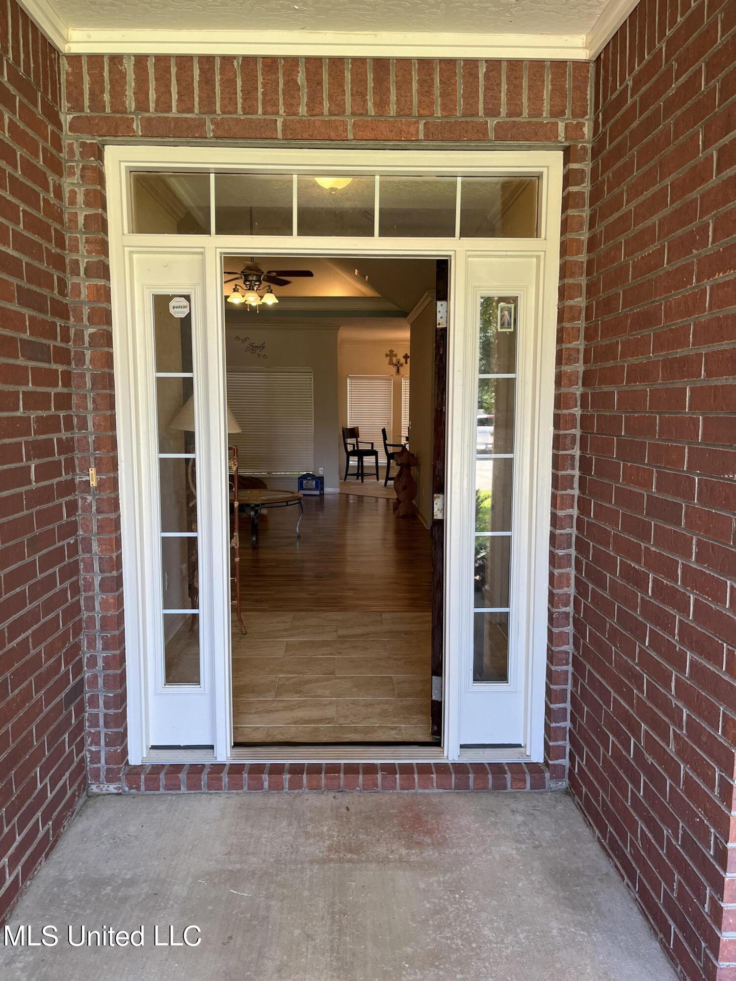 7726 Falcon Circle West Ocean Springs, MS 39564 - Photo 5 of 46 IMG_1709