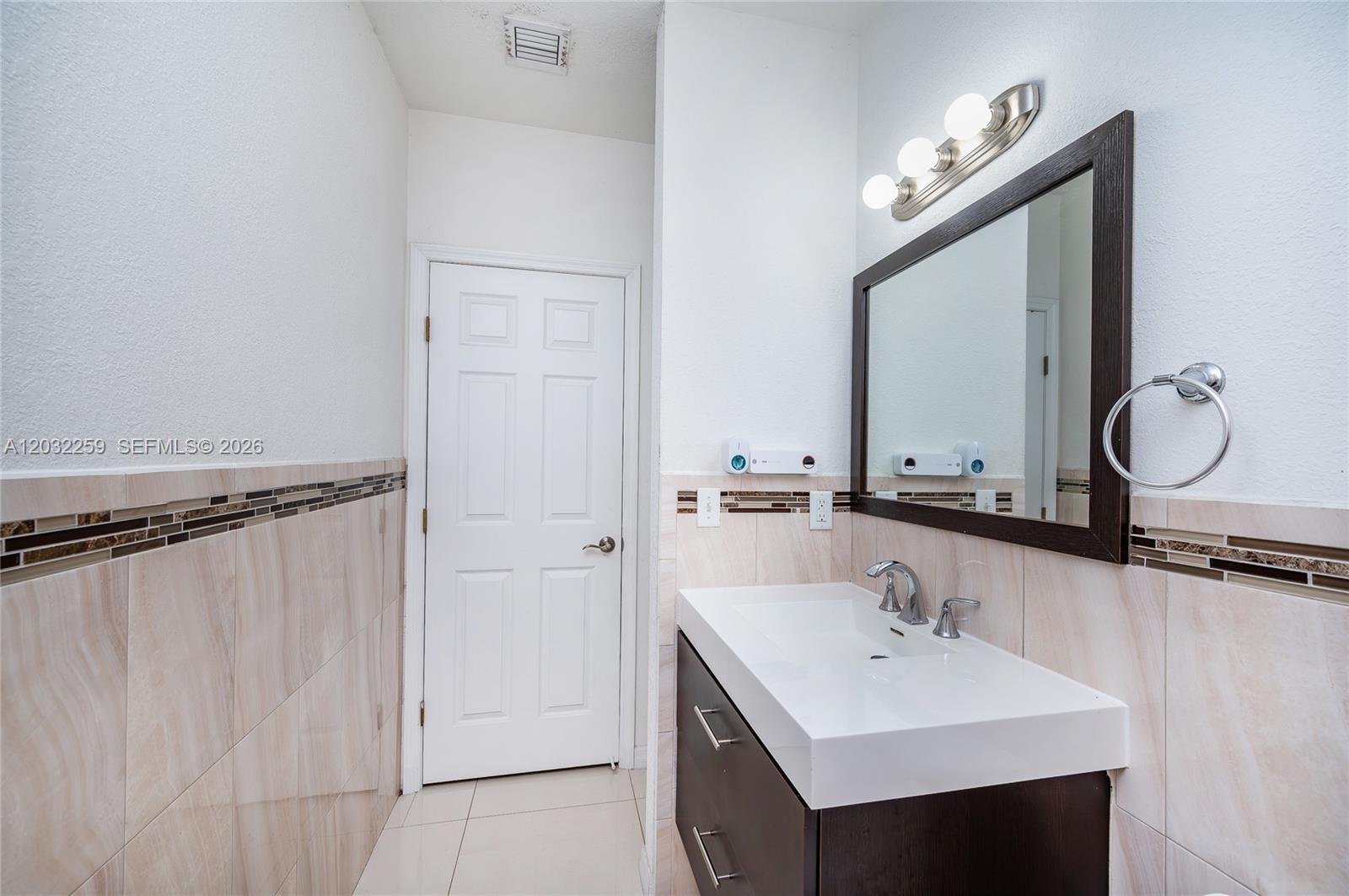 1507 Northwest 100th Street Miami, FL 33147 - Photo 31 of 35