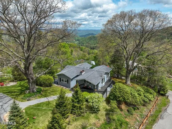 $472,400 | 190 Roanwood Road, Roan Mountain, TN 37687