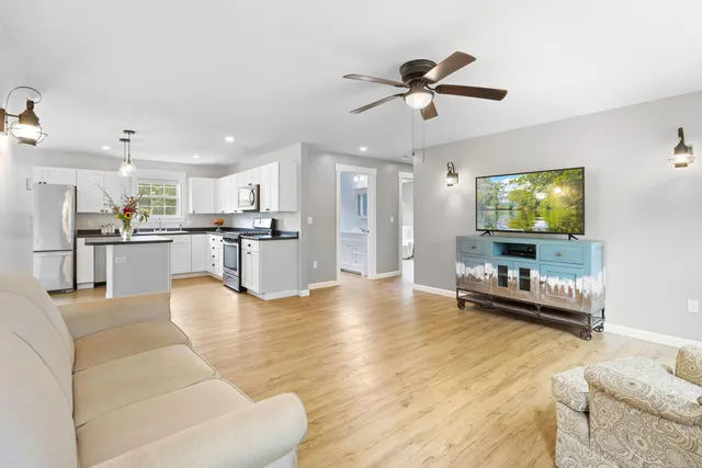 $469,000 | 531 Spruce Head Road, South Thomaston, ME 04858