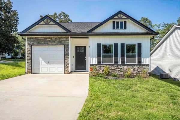 $277,900 | 7 Lawrence Street, Inman, SC 29349