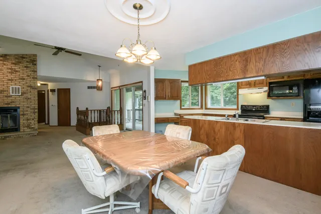 $584,900 | N5851 County Road A, Juneau, WI 53039