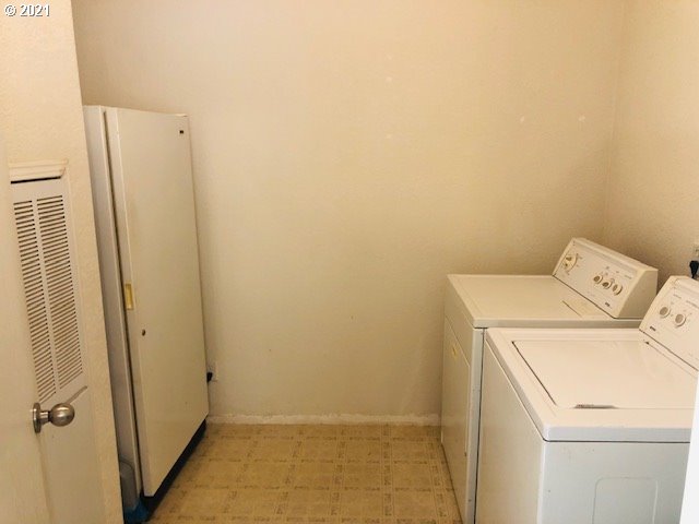 6887 Canary Road Westlake, OR 97493 - Photo 17 of 32 Gallery Image 17