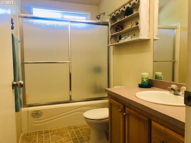 6887 Canary Road Westlake, OR 97493 - Photo 9 of 32 Gallery Image 9