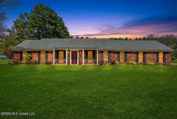 $414,900 | 5600 Rolling Hills Drive, Olive Branch, MS 38654
