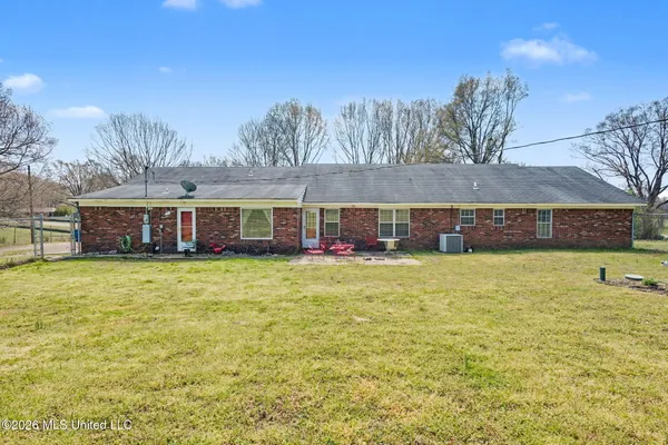 $414,900 | 5600 Rolling Hills Drive, Olive Branch, MS 38654