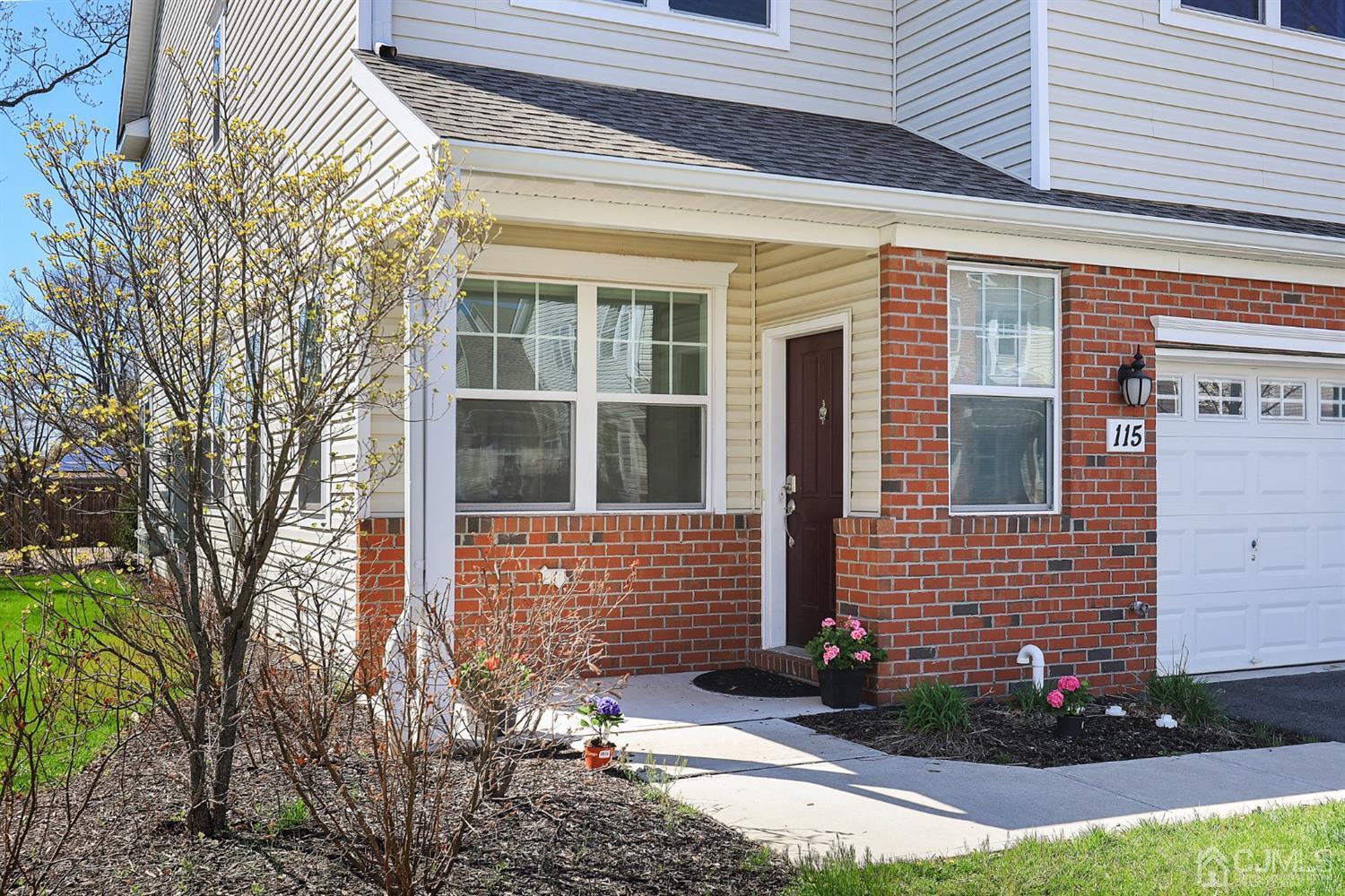 115 Savoth Lane Colonia, NJ 07067 - Photo 3 of 26 Gallery Image 3