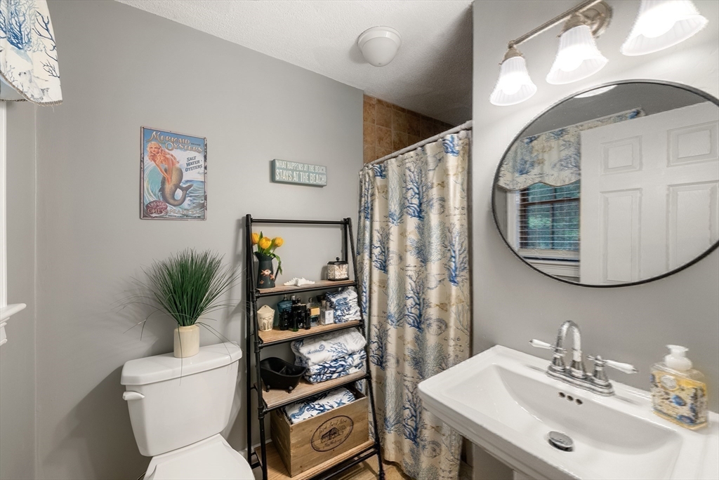 12 Nancy Road Natick, MA 01760 - Photo 13 of 25