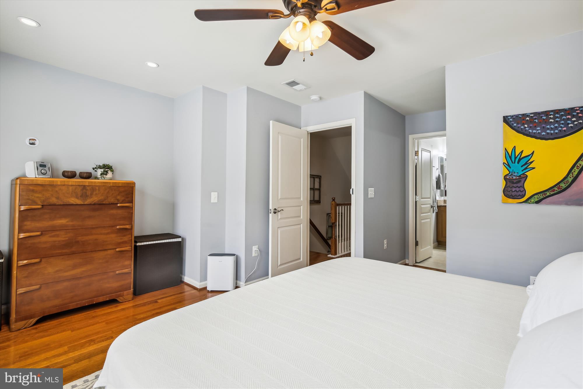 3461 Kemper Road Arlington, VA 22206 - Photo 17 of 27 Primary bedroom with walk in closet.