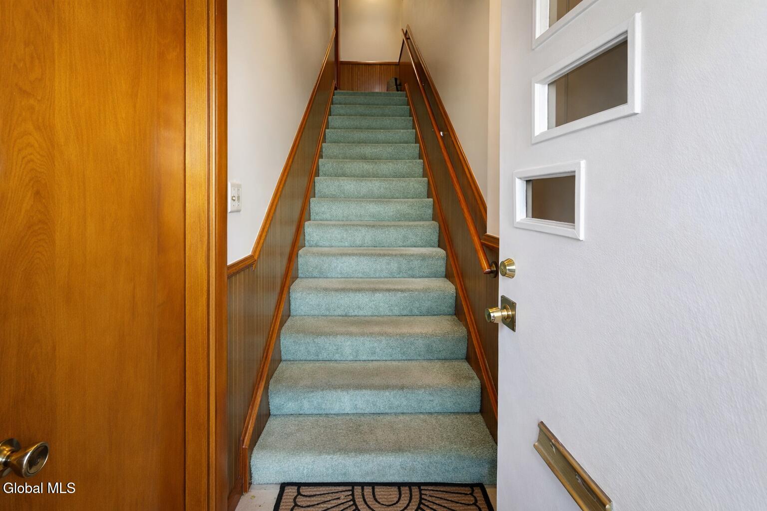 113 Russell Road, Unit 2 Albany, NY 12203 - Photo 5 of 17 Stairwell