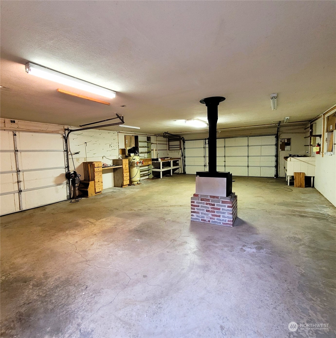 2712 Atterberry Road Sequim, WA 98382 - Photo 37 of 39 a view of a room with gym equipment