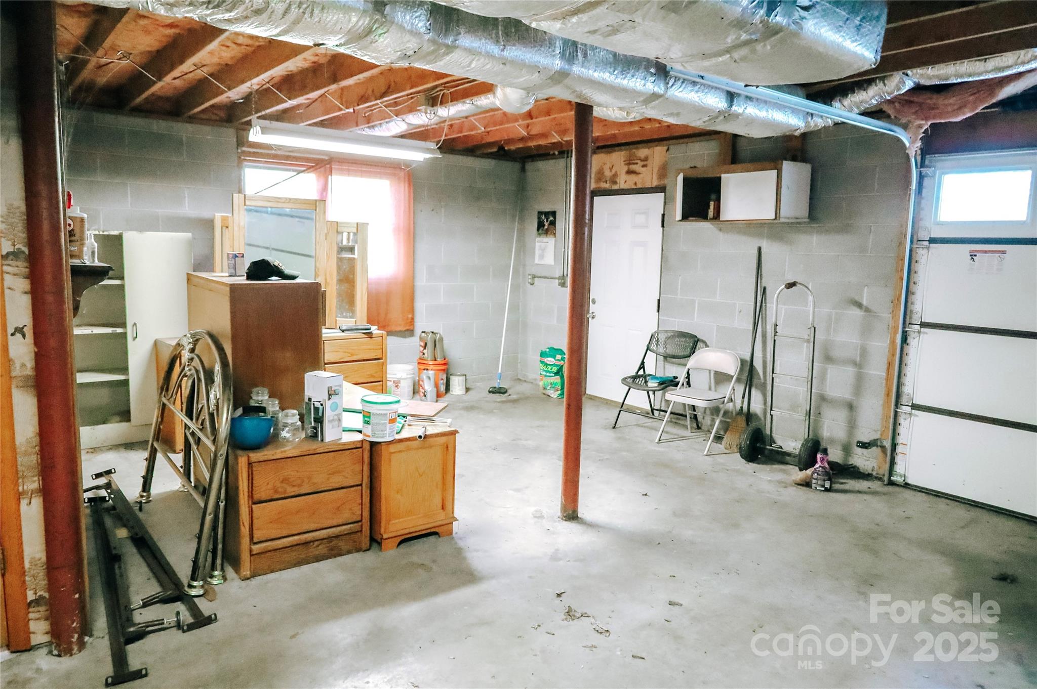 7 Windy Hollow Road Asheville, NC 28806 - Photo 21 of 39 a view of living room with furniture