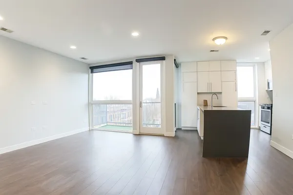 $4,631 | 3301 North Sheffield Avenue, Unit 501, Chicago, IL 60657