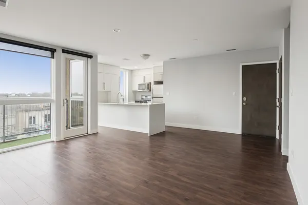 $4,631 | 3301 North Sheffield Avenue, Unit 501, Chicago, IL 60657