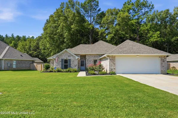 $339,000 | 122 Jasmine Cove Drive, Brandon, MS 39042