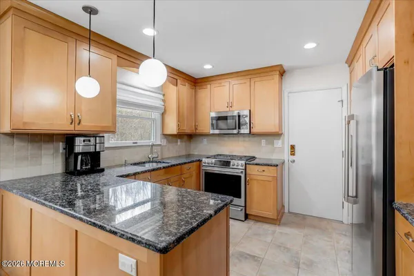 $800,000 | 21 Prince William Road, Morganville, NJ 07751