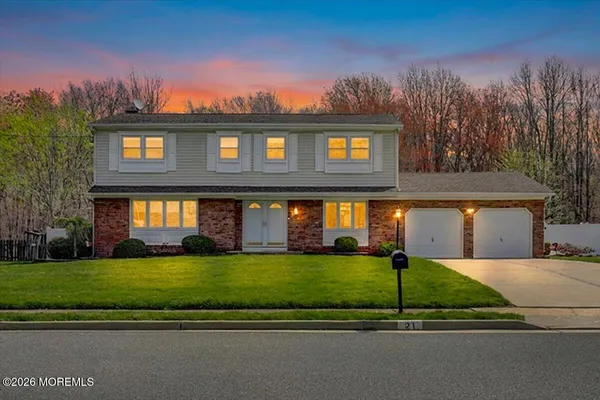 $800,000 | 21 Prince William Road, Morganville, NJ 07751