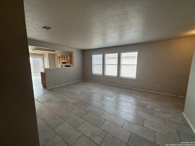 $1,475 | 8856 Staghorn, Converse, TX 78109