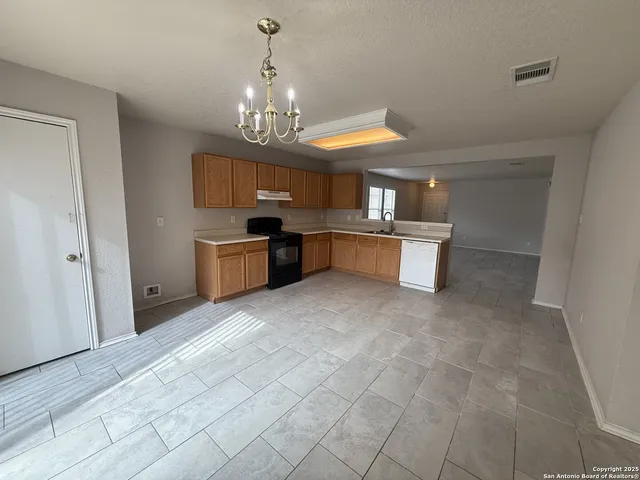 $1,475 | 8856 Staghorn, Converse, TX 78109