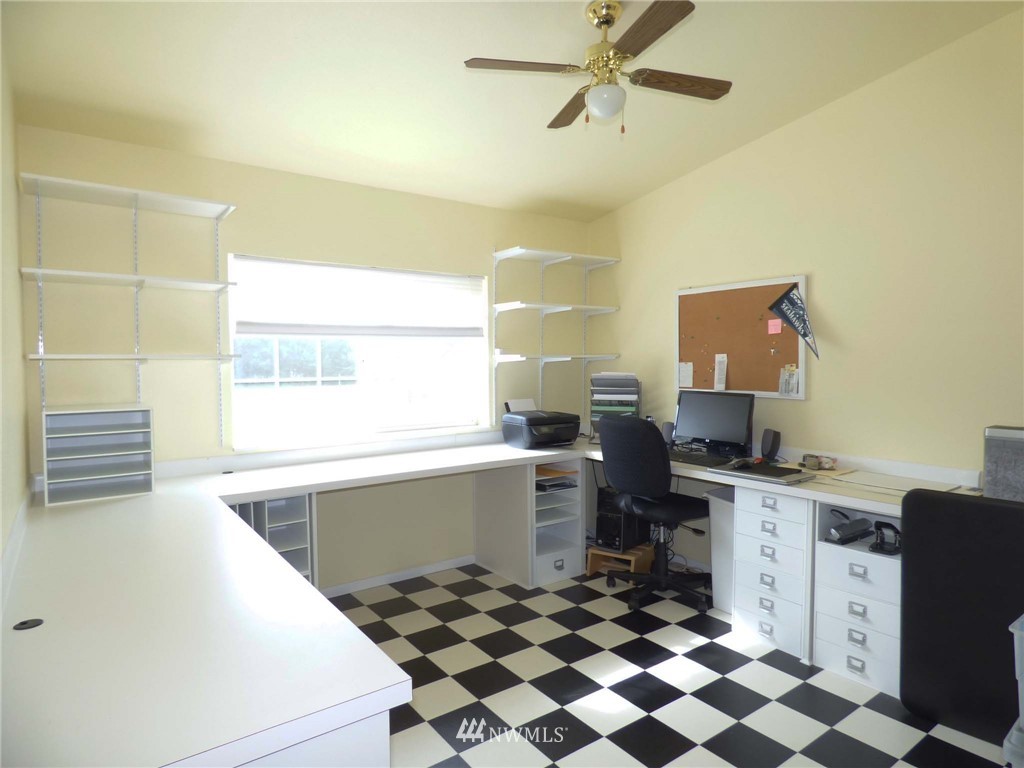 10724 School Land Road Southwest Rochester, WA 98579 - Photo 14 of 25