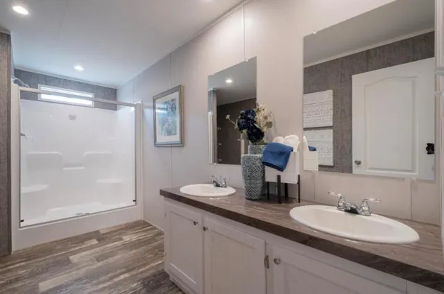 $285,000 | 4 Se Creek, Kerens, TX 75144