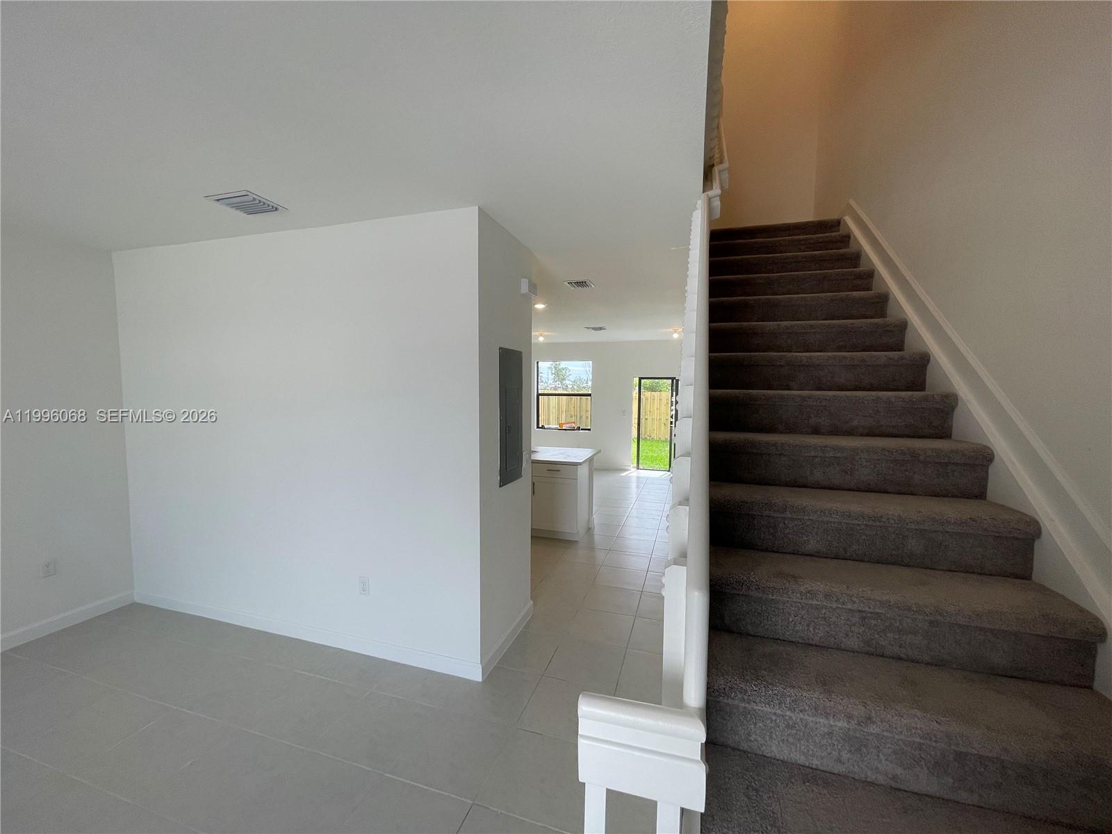 13262 Southwest 287th Terrace Homestead, FL 33033 - Photo 19 of 33 a view of an entryway