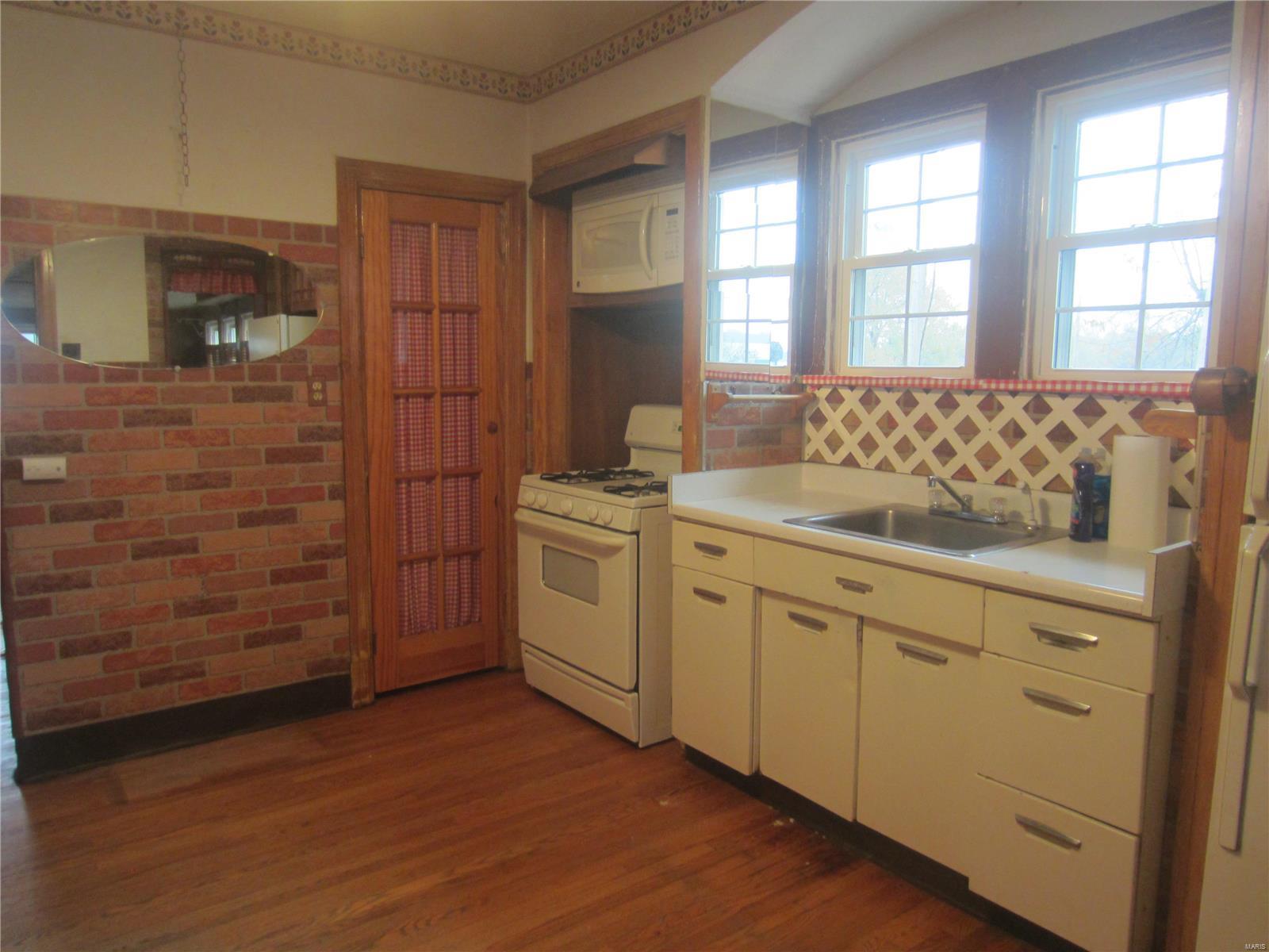 3838 Weber Road St. Louis, MO 63125 - Photo 3 of 22 Gallery Image 3