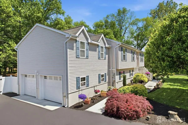 $875,000 | 185 Fresh Ponds Road, Monroe Township, NJ 08831