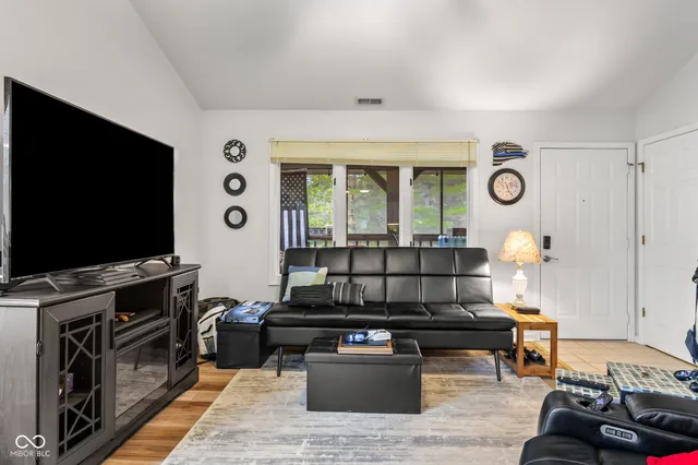 $229,000 | 280 West Main Street, Unit B8, Nashville, IN 47448