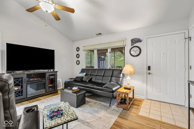 $229,000 | 280 West Main Street, Unit B8, Nashville, IN 47448