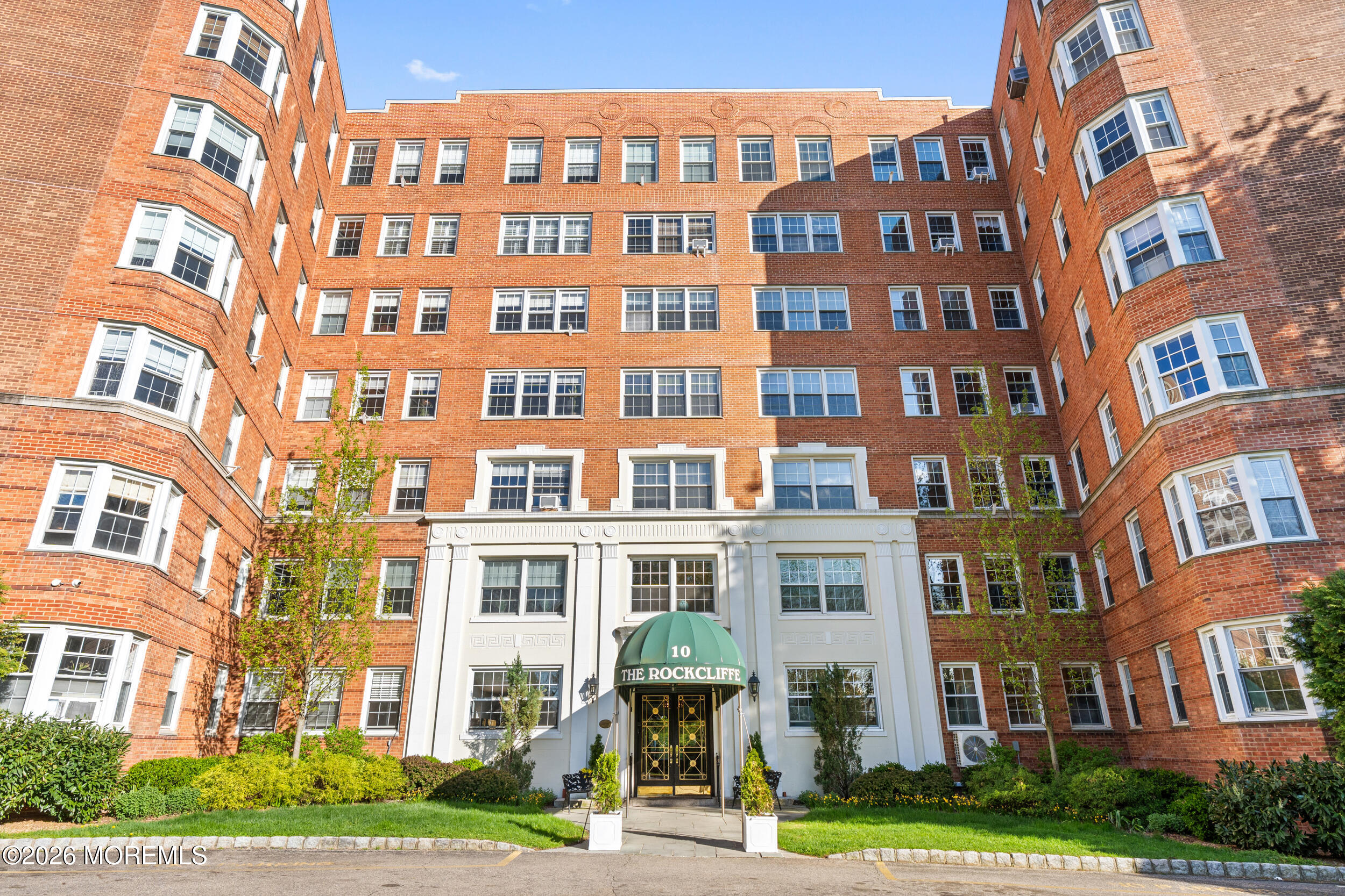 10 Crestmont Road, Unit 3L Montclair, NJ 07042 - Photo 2 of 42 image-44